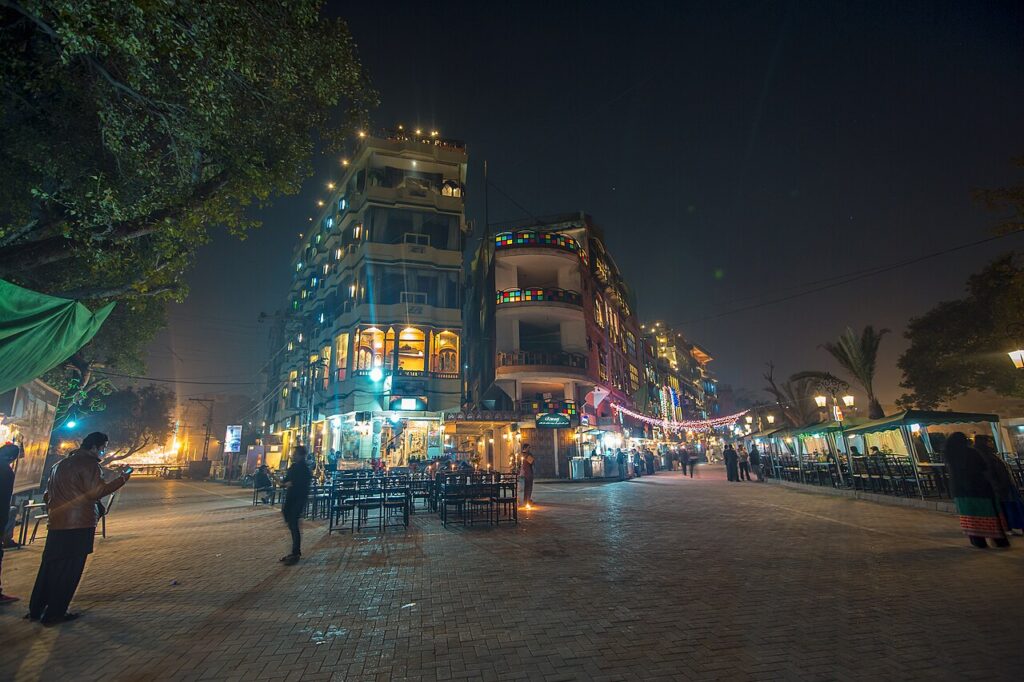 Fort Road Food Street, Lahore